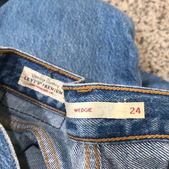 Levi’s Wedgie Jeans Size 24 Distressed Blue Denim High Waist - Picture 11 of 13